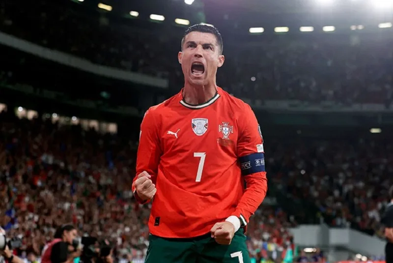 Cristiano Ronaldo duy trì phong độ săn bàn đáng kinh ngạc ở tuổi 41 trong màu áo Al Nassr.